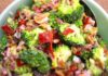 Salade de légumes et de lardons fumés