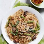 Spaghettis aux haricots verts grillés et champignons