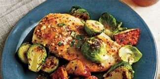 Poulet aux choux de Bruxelles et à la sauce moutarde