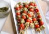 Brochettes de poulet et tomates cerises à la sauce pesto