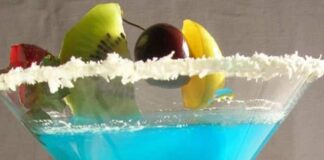 Cocktail aux fraises et au Curaçao bleu au Thermomix