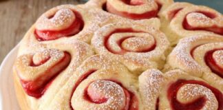 Chinois brioché à la Crème à la Fraise au Thermomix