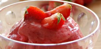 Glace aux fraises et yaourt à 1 SP