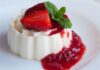 Panna Cotta Légère au Coulis de Fraises WW