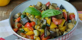 Poêlée de courgettes pommes de terre et poivrons