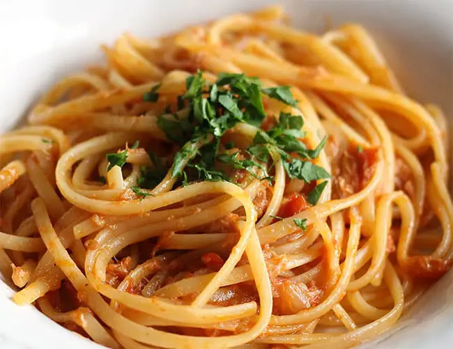 Spaghettis à la sauce au thon