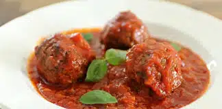 Boulettes de viande hachée à la sauce tomate
