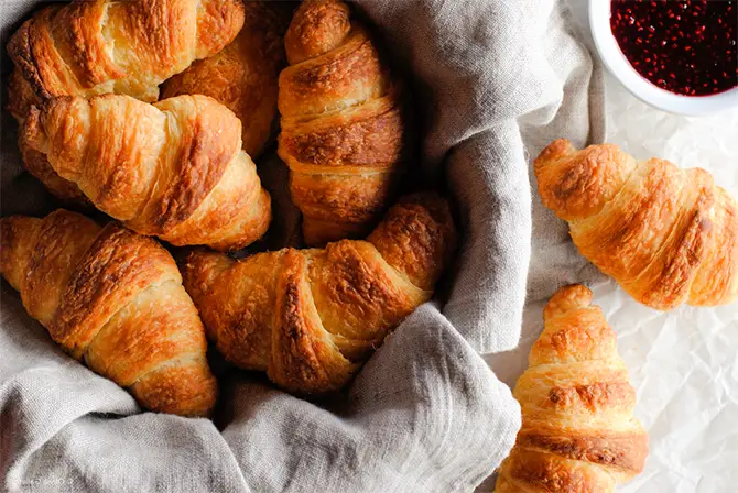 Croissants aux petits suisses Croissants-aux-petits-suisses