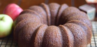 Gâteau au yaourt et compote de pommes