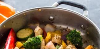 Poêlé de légumes au blanc de poulet