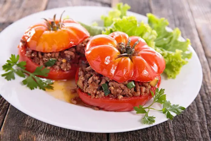 Tomates farcies au riz et courgettes - Recette WW