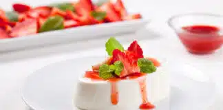 Panna cotta au coulis de fraise