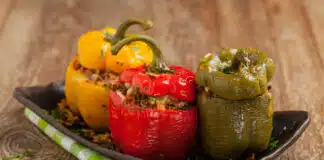 Poivrons farcis à la viande hachée et au riz
