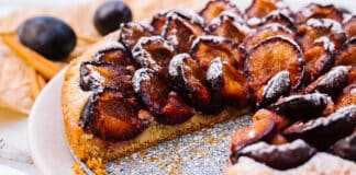 Tarte briochée aux prunes