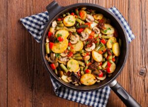 Poêlée de pomme de terre et légumes d'été