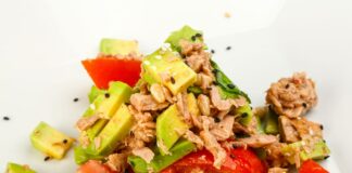 Salade d'avocat et thon