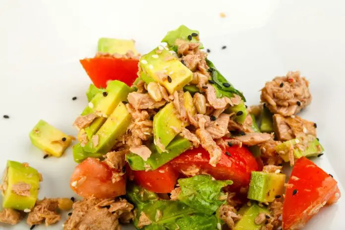 Salade d'avocat et thon