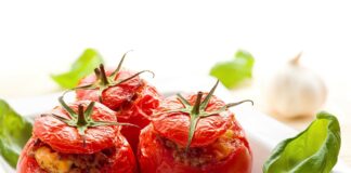 Tomates farcies au riz et thon