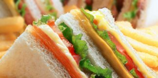 Club sandwich au poulet et fromage