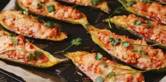 Aubergines farcies aux légumes et à la viande hachée