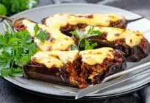 Aubergines farcies à la viande hachée et à la béchamel