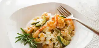 salade de riz aux courgettes et crevettes