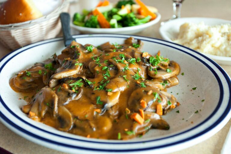 Blancs de poulet au skyr et champignons