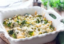 Pâtes au four avec brocoli et fromage