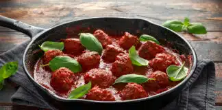 Des boulettes de viande savoureuses à la sauce tomate