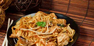 Nouilles chinoises au poulet et sauce soja au Thermomix