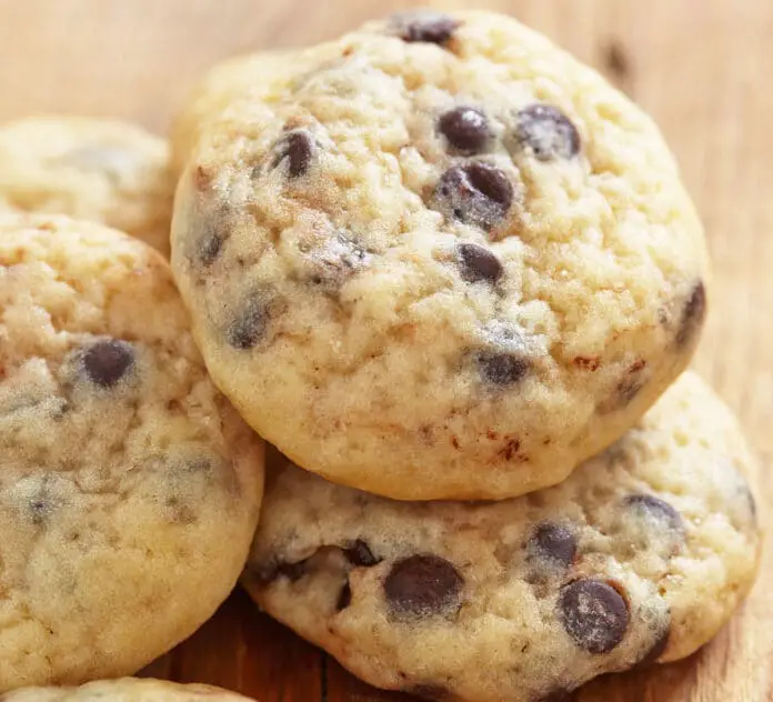 Avec des bananes mûres et des pépites de chocolat vous pouvez faire ces délicieux cookies