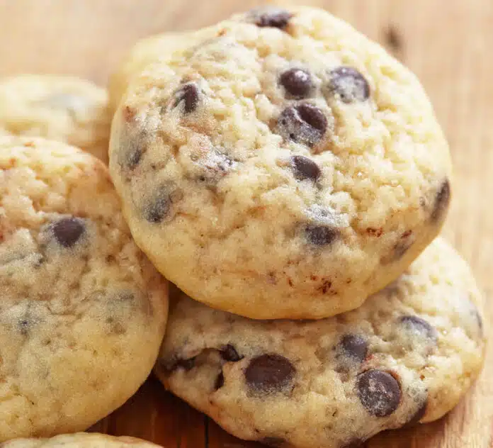 Avec des bananes mûres et des pépites de chocolat vous pouvez faire ces délicieux cookies