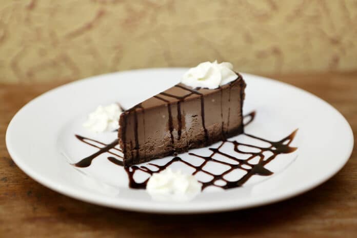Ce cheesecake au chocolat est le parfait dessert de la saison