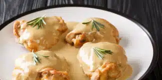 Cuisses de poulet à la sauce moutarde