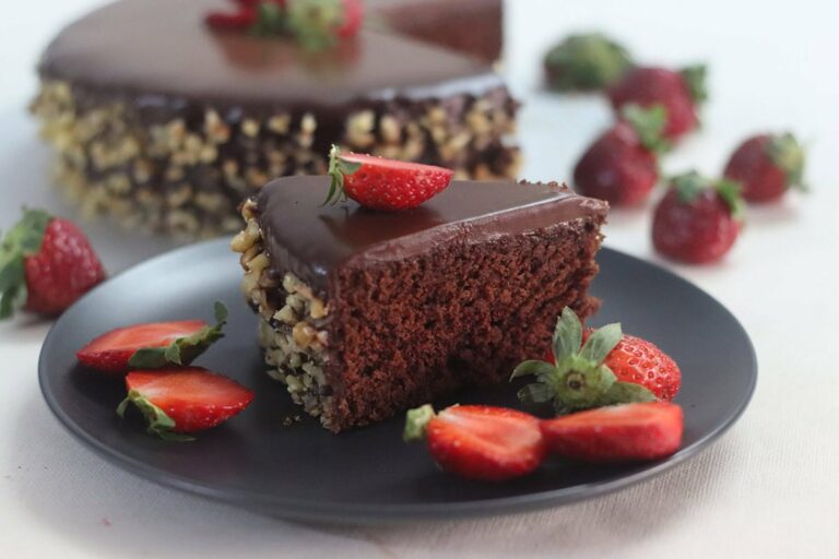 Delicieux gateau aux fraises et au chocolat