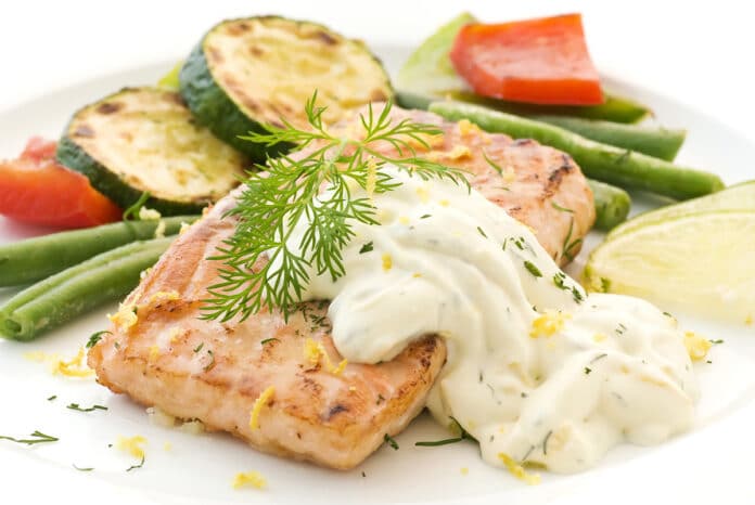 filets de poisson au four avec courgette et tomate