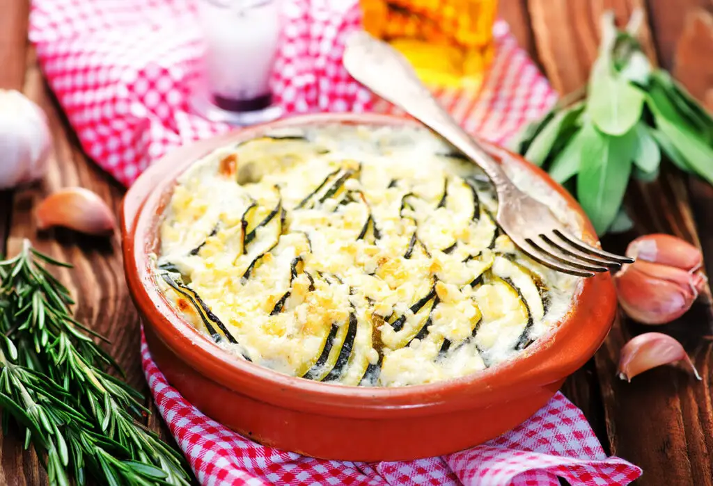 gratin de riz avec courgettes et viande hachée