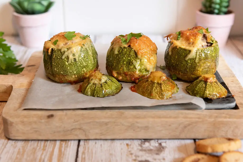 Courgettes rondes farcies au thon et fromage
