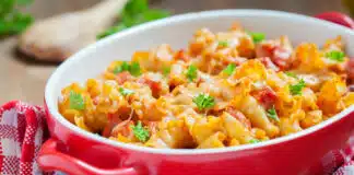 Gratin de pâtes aux lardons et champignons
