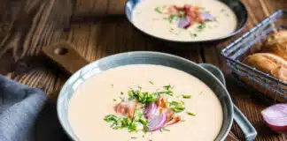 Velouté de pommes de terre au bacon et au cheddar
