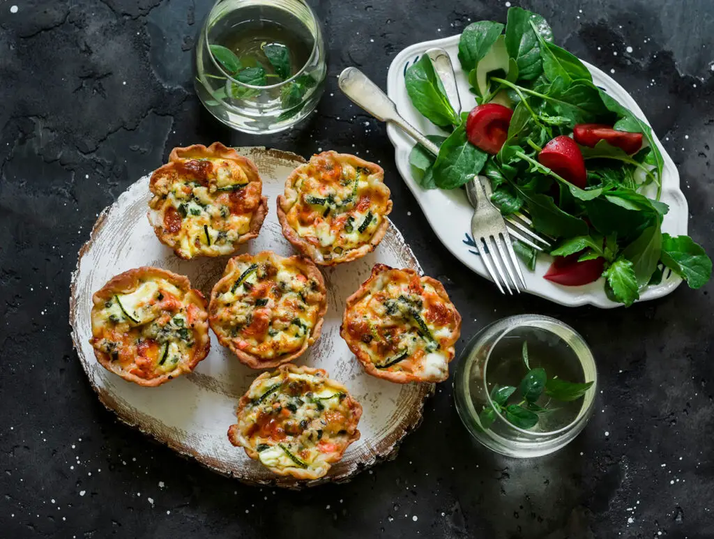 Mini-quiches au saumon et courgettes