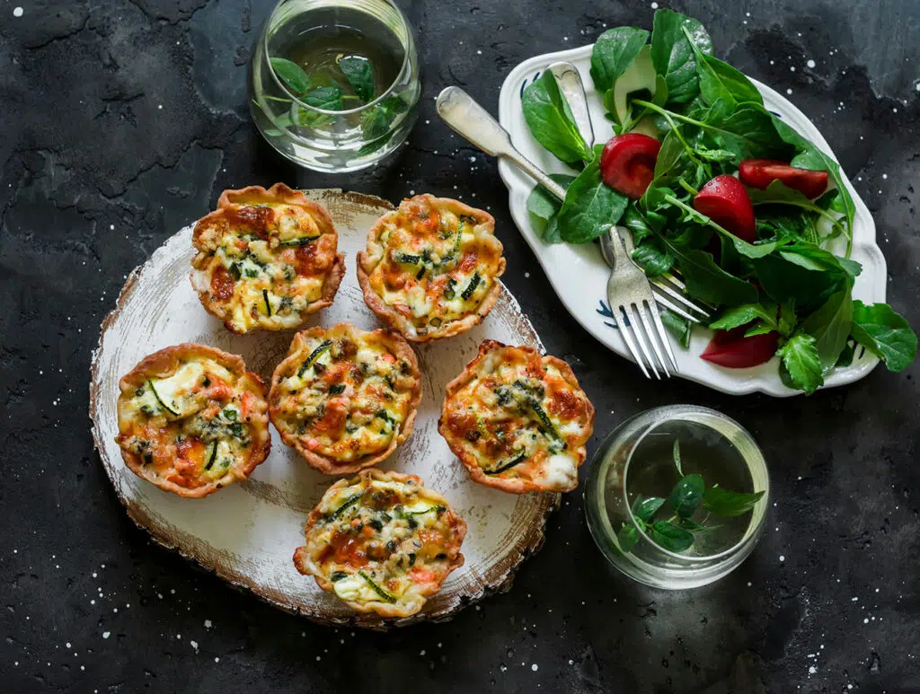 Mini-quiches au saumon et courgettes