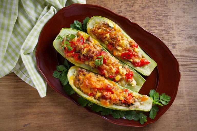 Courgettes farcies à la viande et aux légumes