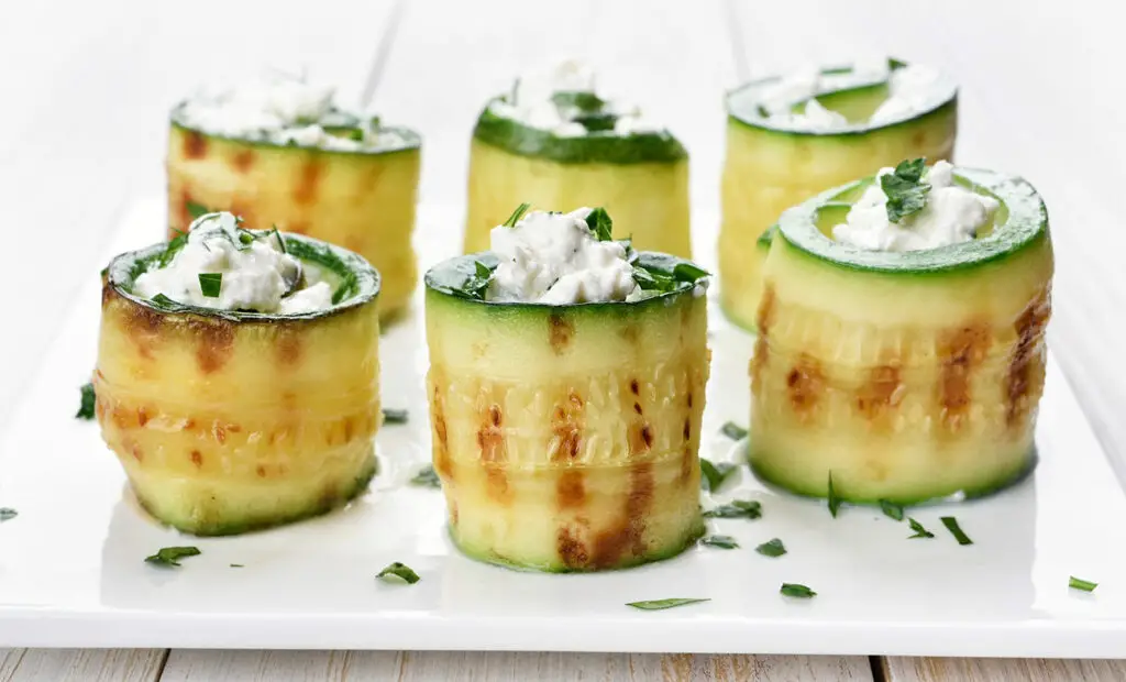 Rouleaux de courgette farcis