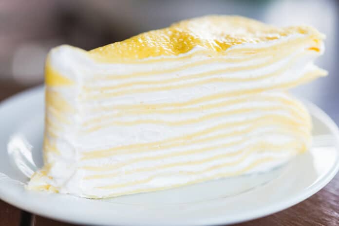 Gâteau de crêpes et crème de citron