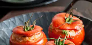 Tomates Farcies au Riz et Viande Hachée