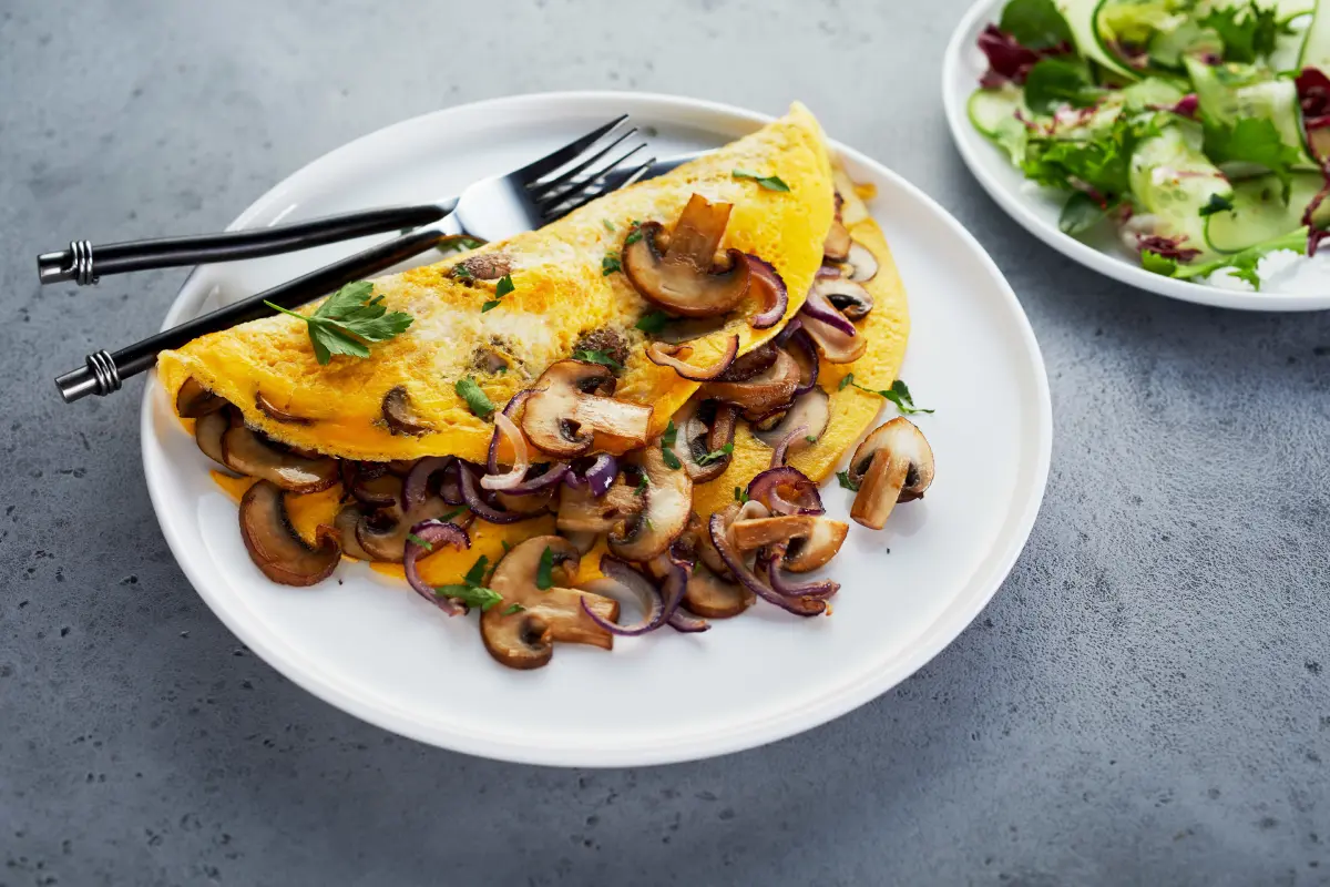 Omelette aux champignons et herbes fraîches