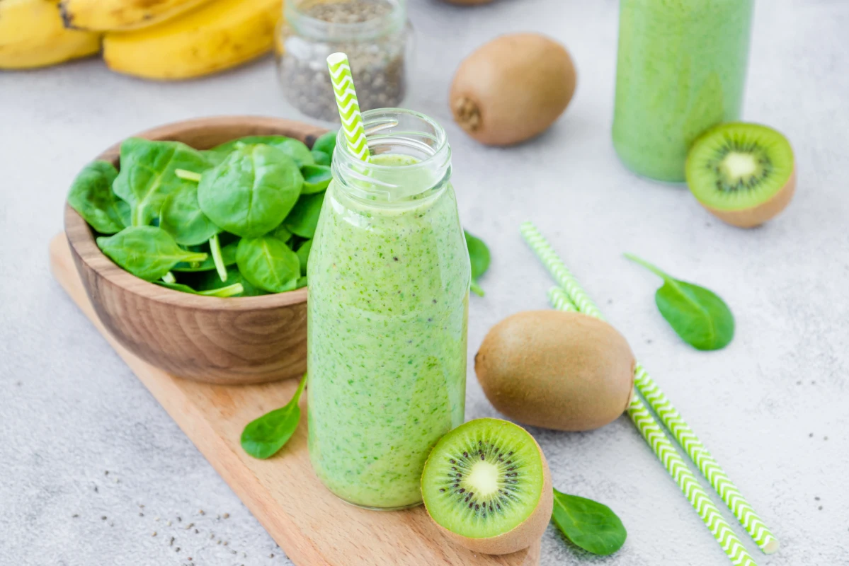 Smoothie detox au kiwi et épinards