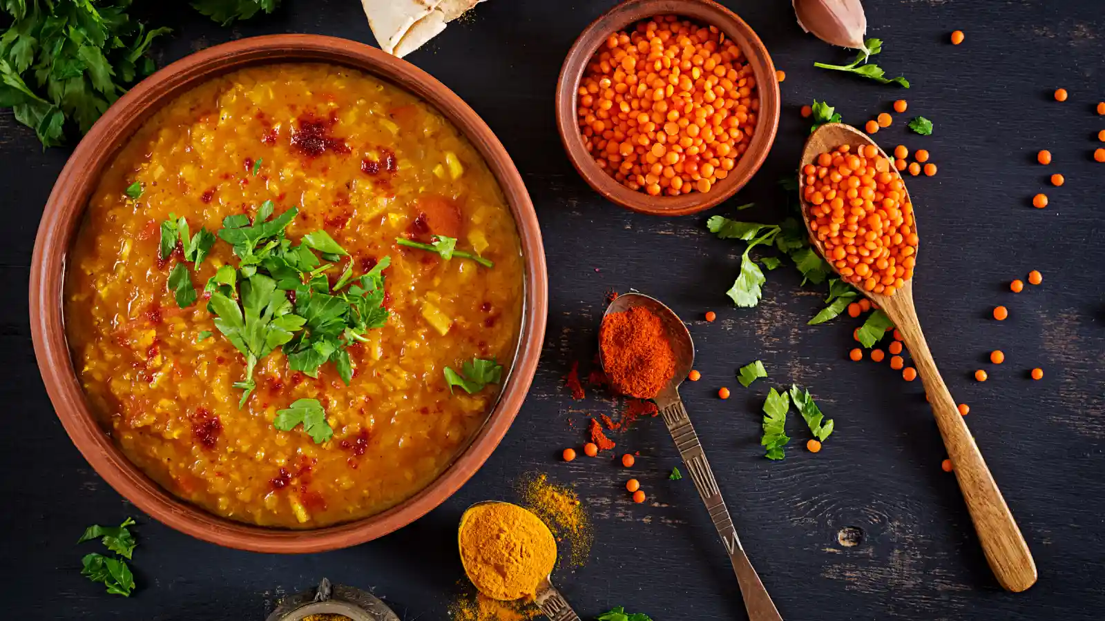Dahl de lentilles corail : la recette indienne et son tadka
